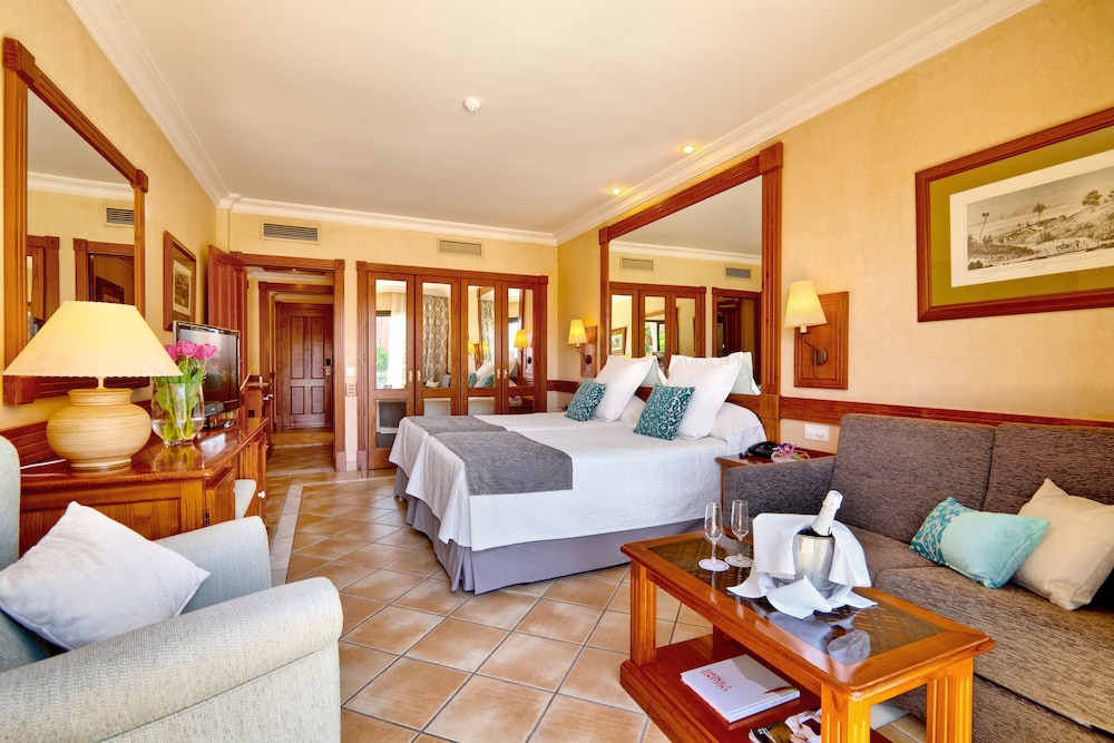 Standard Double Room, Connecting Rooms (4 adults)