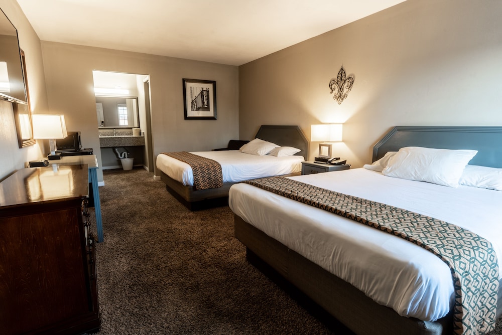 Deluxe Room, 2 Queen Beds, Non Smoking photo 1