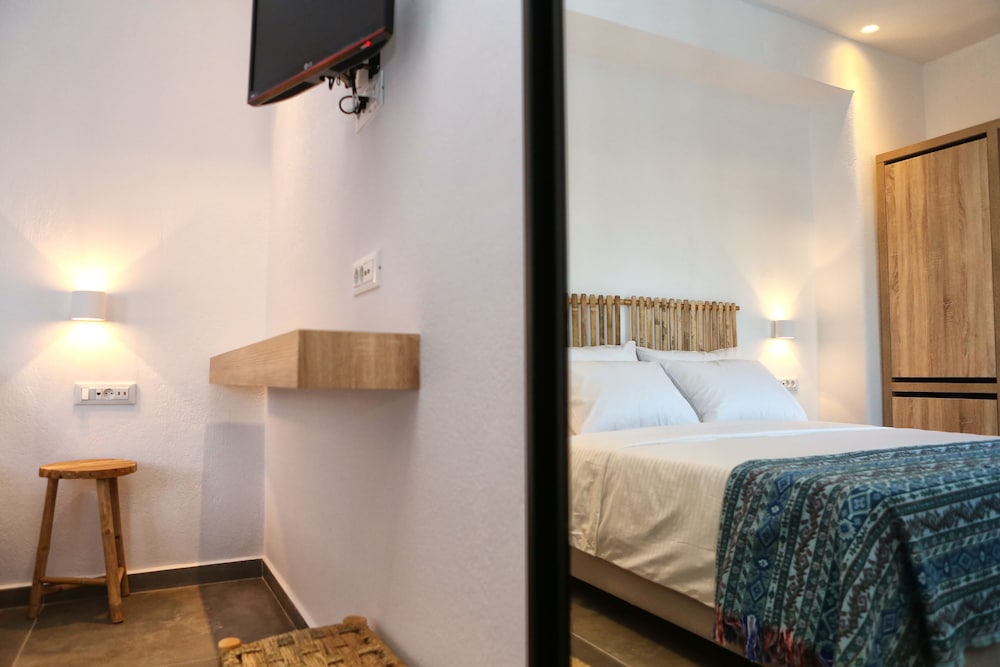 Triple Room - Photo 1