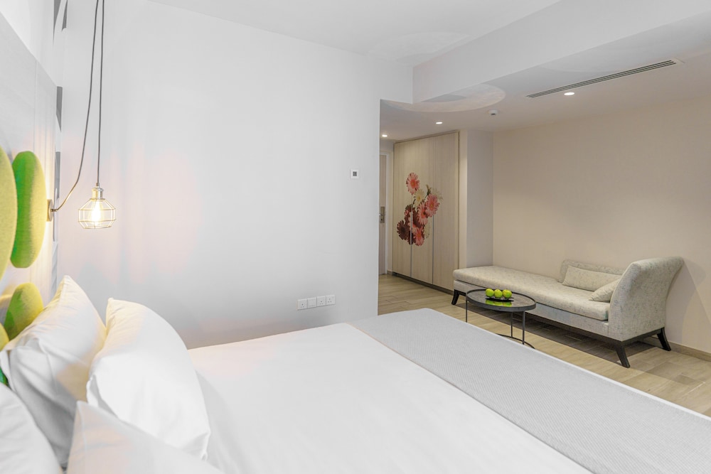 Deluxe Superior Room - Inland View photo 2