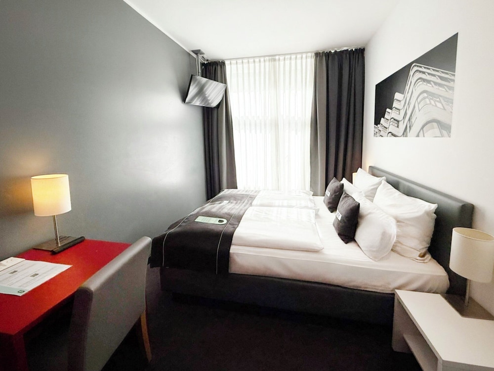 Standard Room - Photo 7