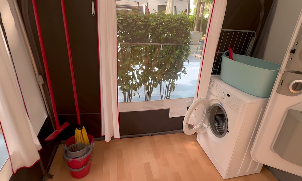 Deluxe Mobile Home, 2 Bedrooms, Non Smoking, Ensuite (CARAVAN WMC-A128) photo 3