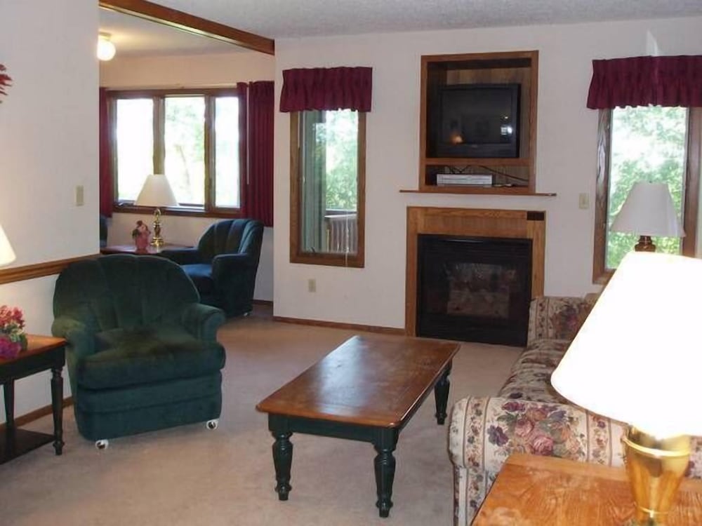 Condo, 3 Bedrooms photo 2
