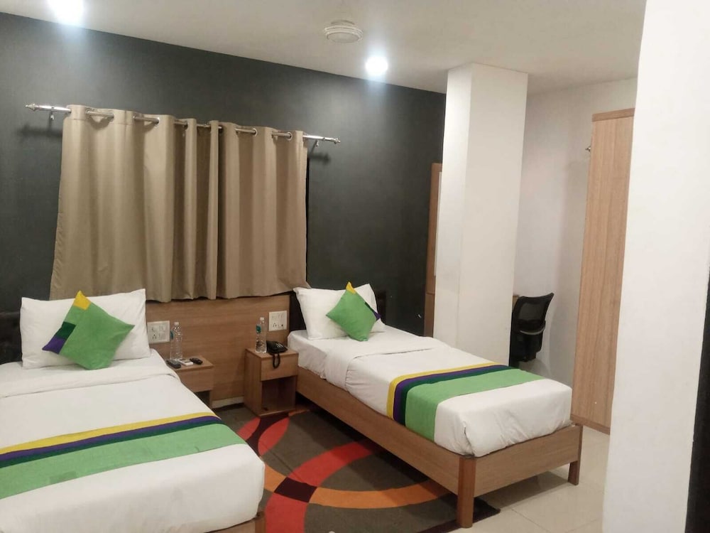 Deluxe Room, City View