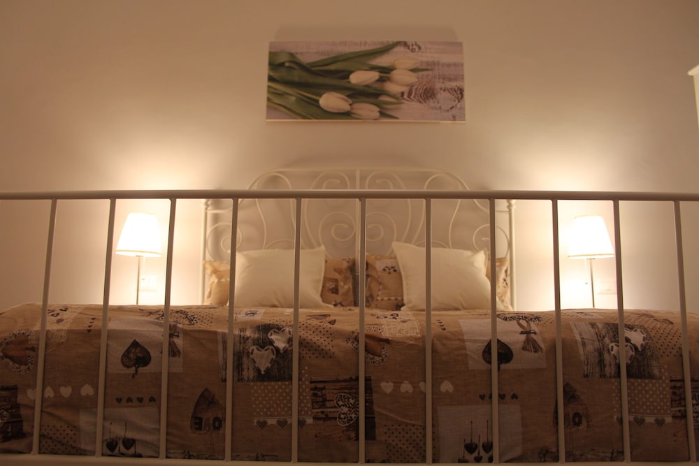 Standard Double Room, Shared Bathroom