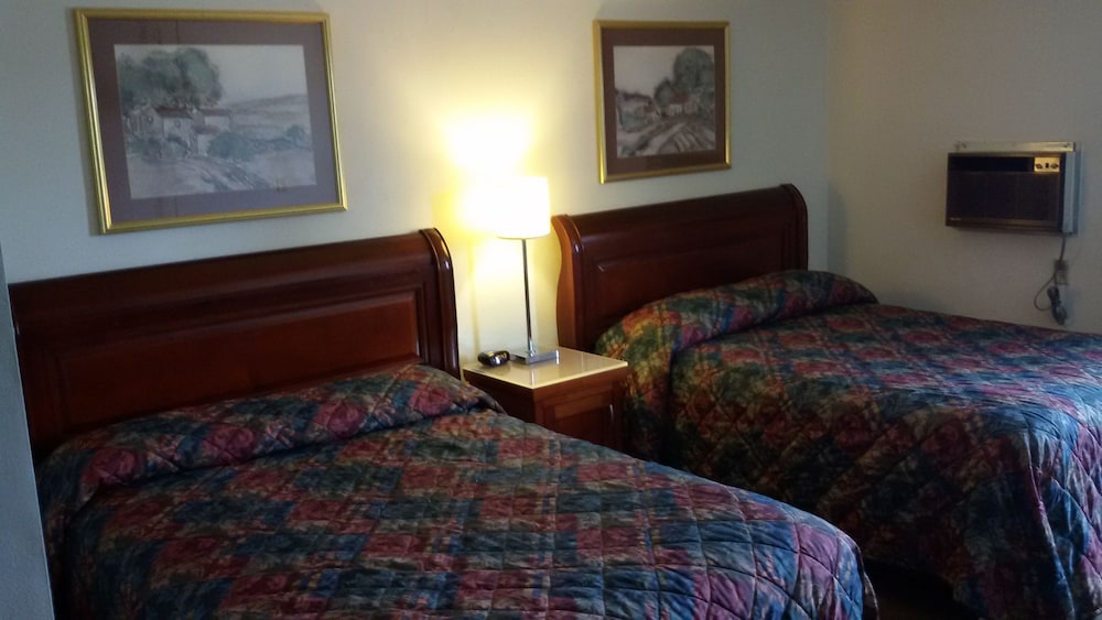Basic Double Room, 2 Double Beds photo 1