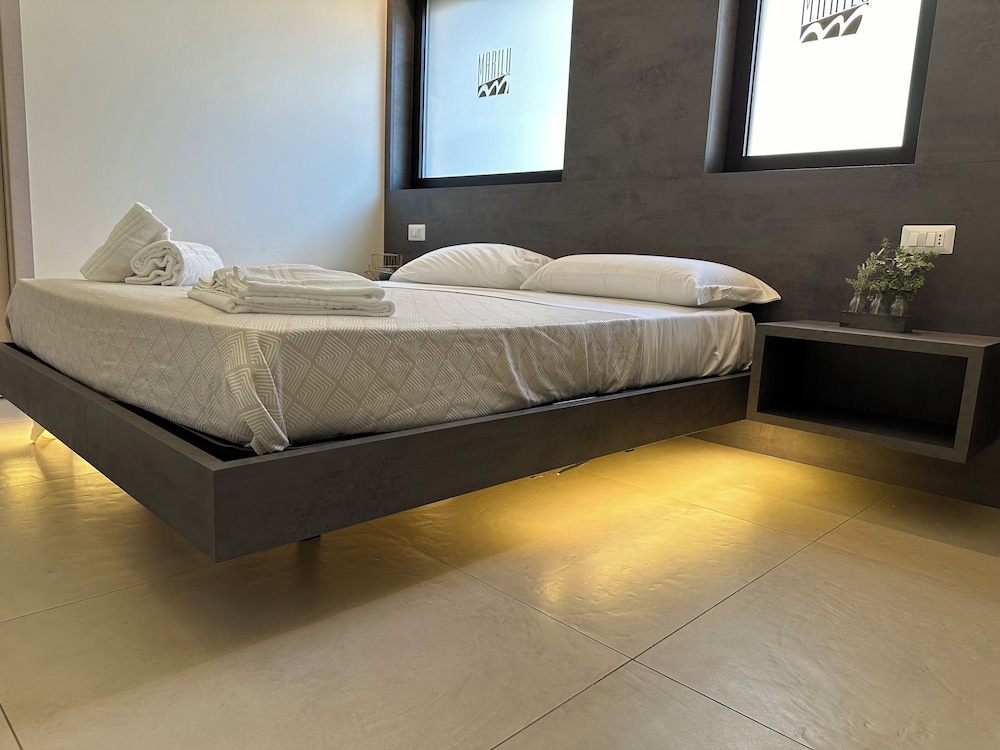 Family Room, 1 Queen Bed with Sofa bed, Private Bathroom, Ground Floor photo 2