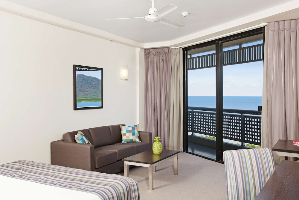 Executive Room, 1 Queen Bed, Ocean View - Photo 3