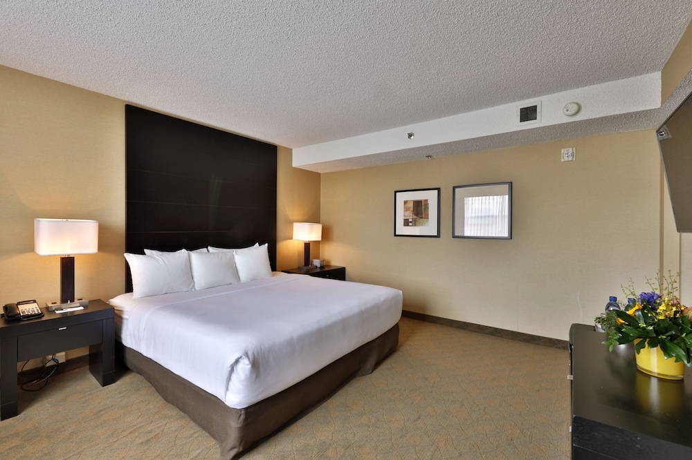 Standard Room, 1 King Bed - Photo 3