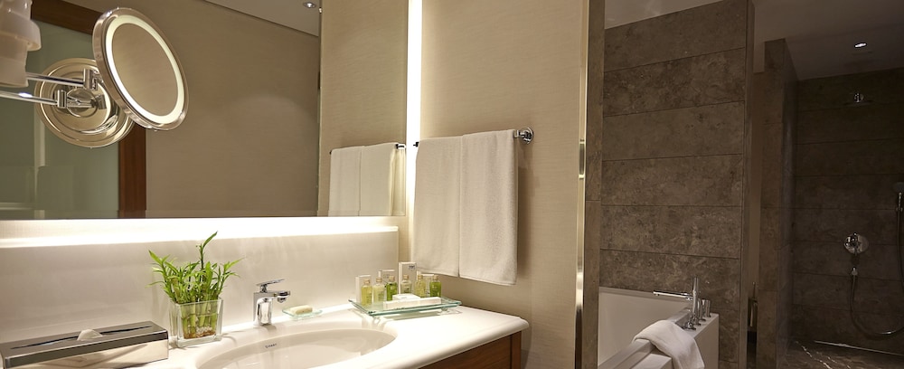 Junior King Suite