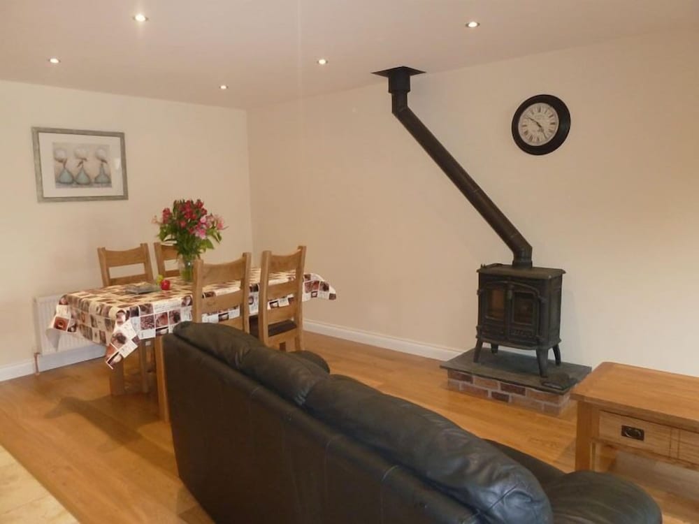 Standard Cottage, 2 Bedrooms (sleeps 6)