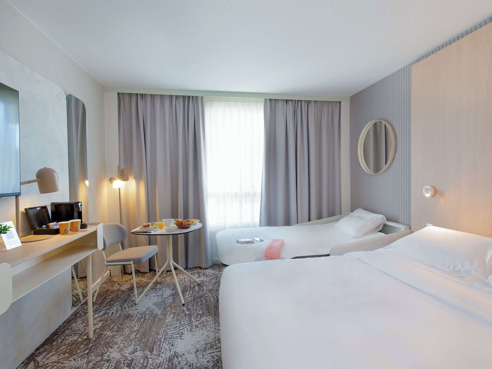 Executive Room, 1 Double Bed with Sofa bed - Photo 6