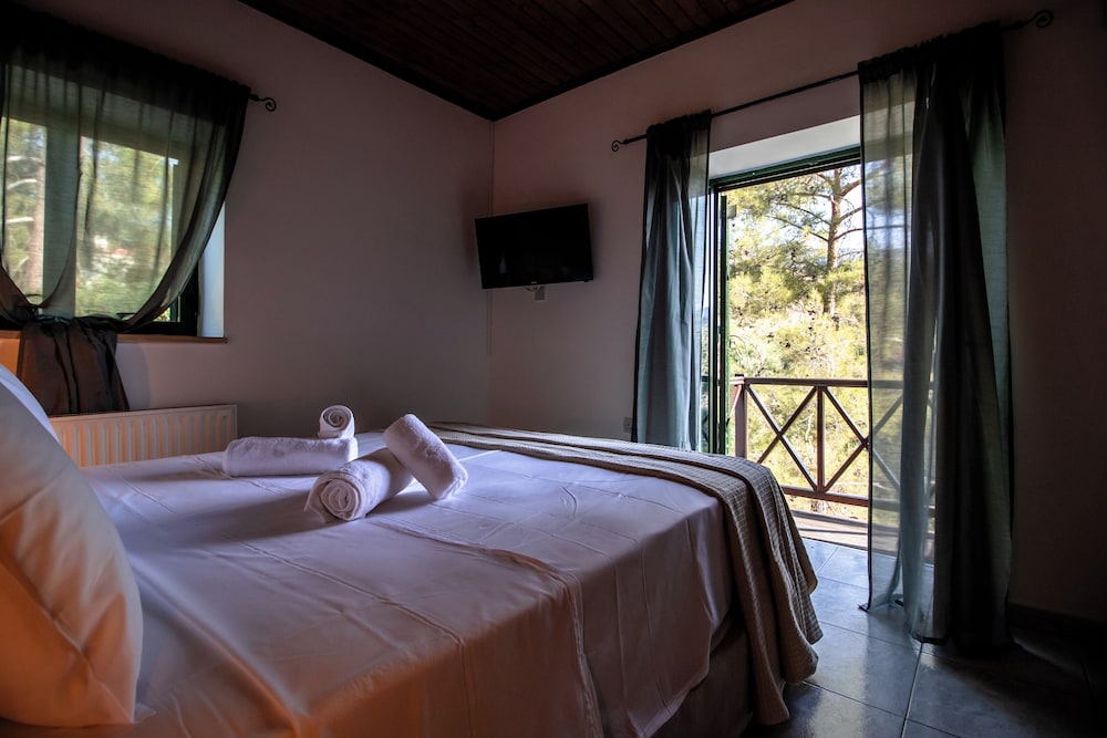 Suite, Balcony, Mountain View photo 1