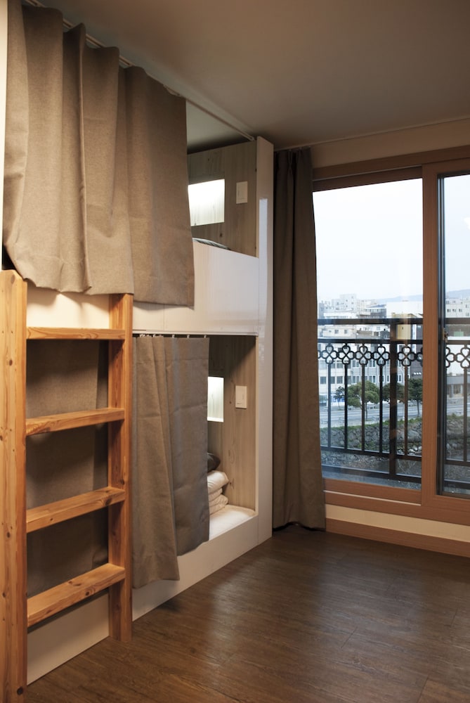 Shared Dormitory, Men only (6 persons) photo 2