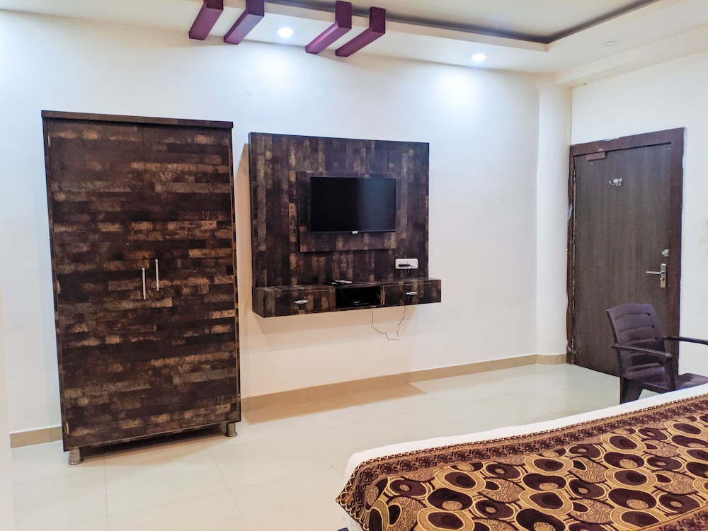 Family Room - Photo 8