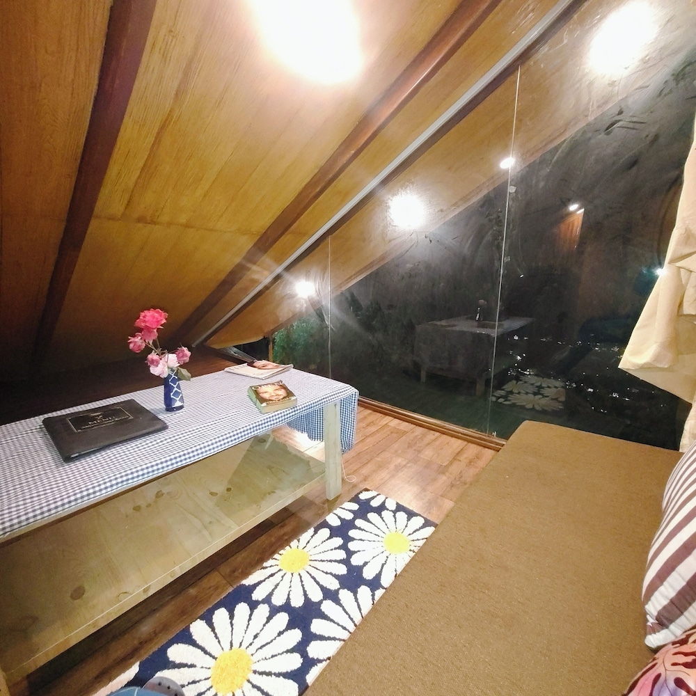 Deluxe Twin Room - Photo 11