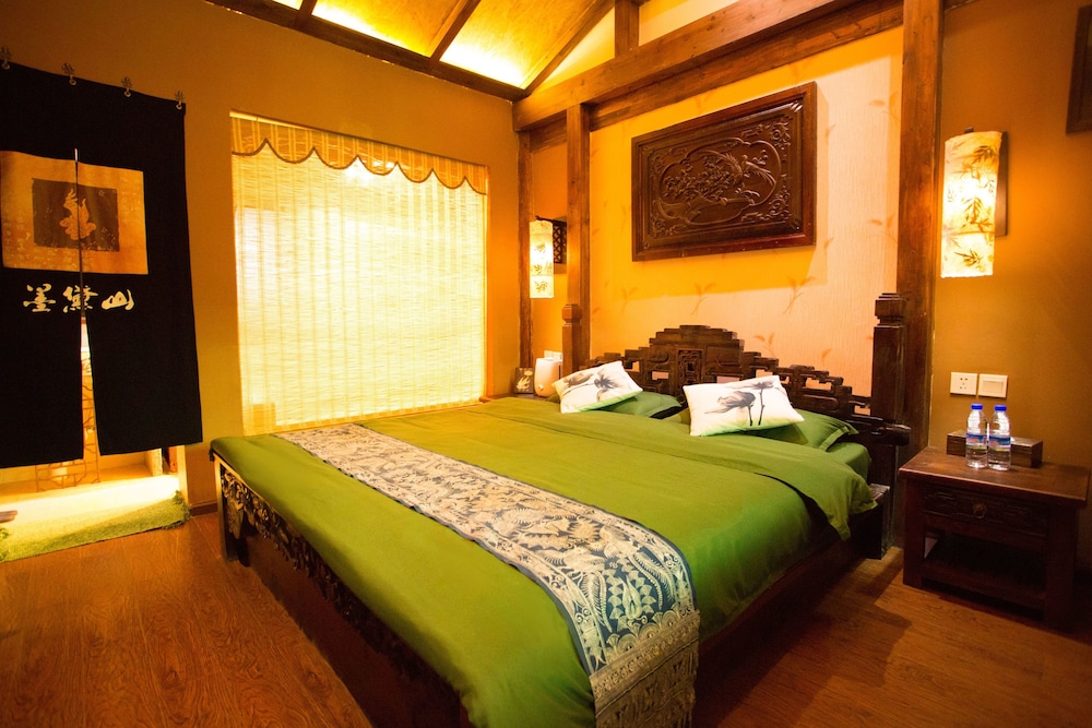 203 Deluxe Double Room