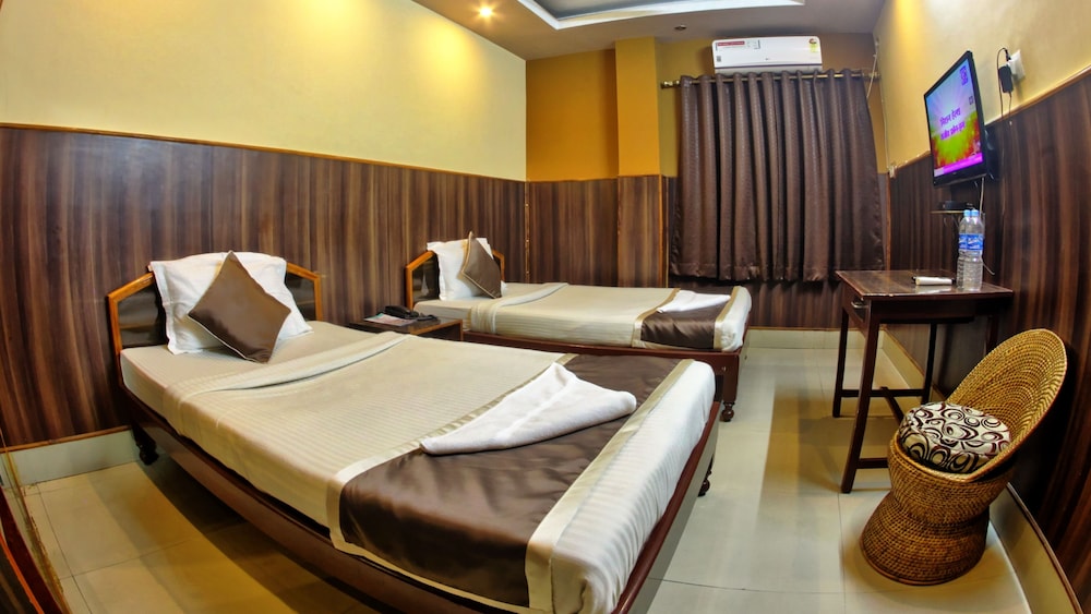 Deluxe Room - Photo 9