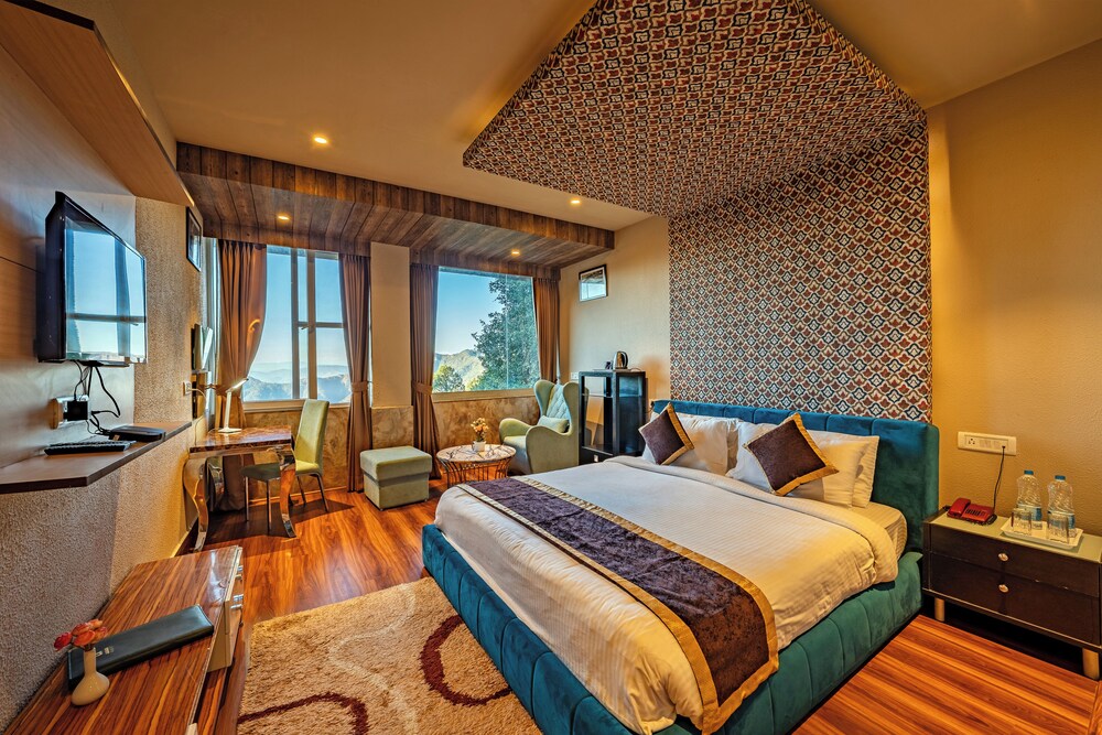 Signature Room, 1 Double Bed, Pool View photo 3