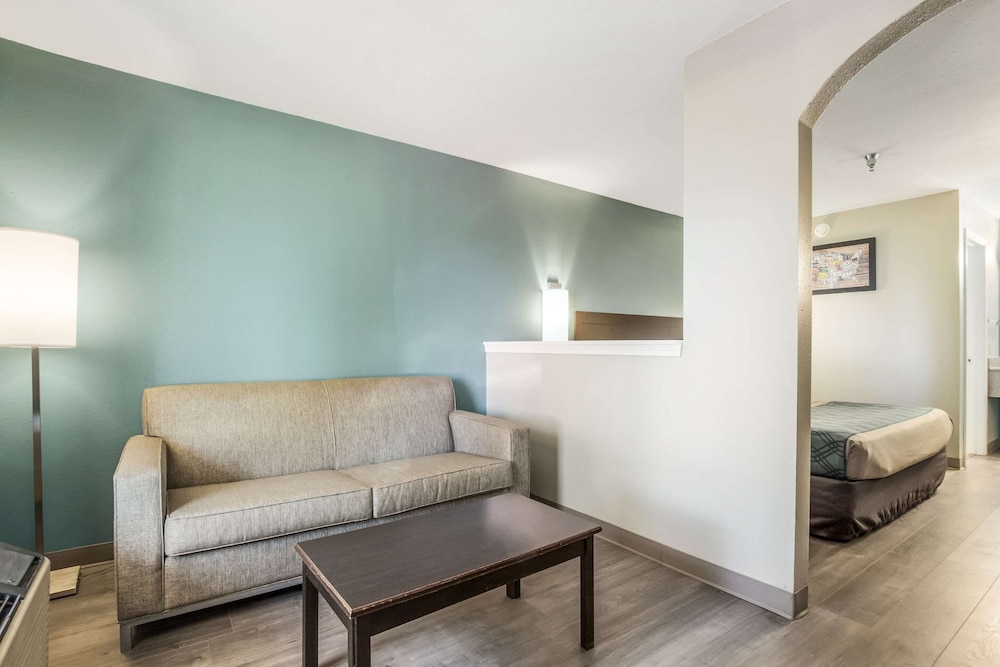 Standard Room, 1 King Bed with Sofa bed, Non Smoking photo 2