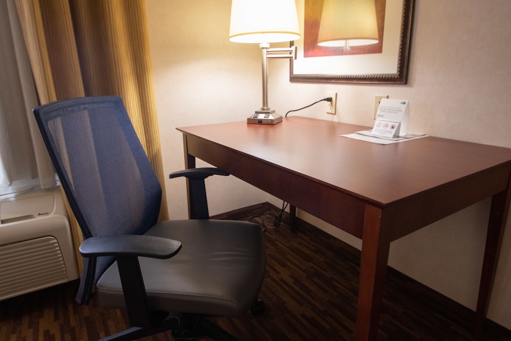 Standard Room, 1 King Bed, Accessible (Communications, Mobility, Access Tub) - Photo 2