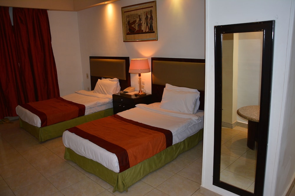 Standard Double or Twin Room photo 3
