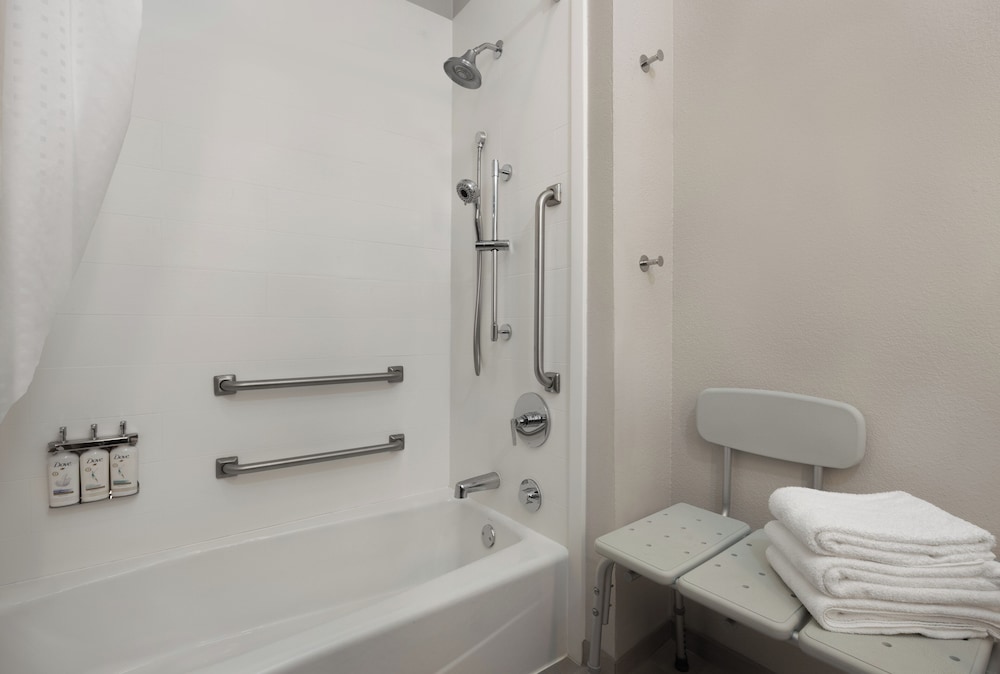 Suite, 2 Queen Beds, Accessible, Bathtub