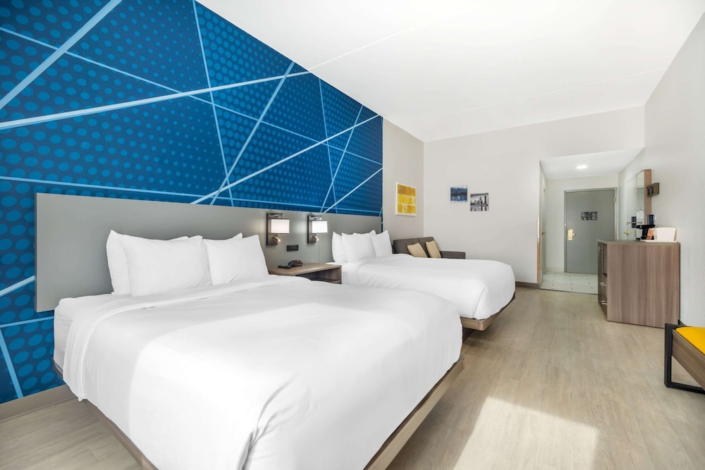 Suite, Multiple Beds, Accessible, Non Smoking photo 1