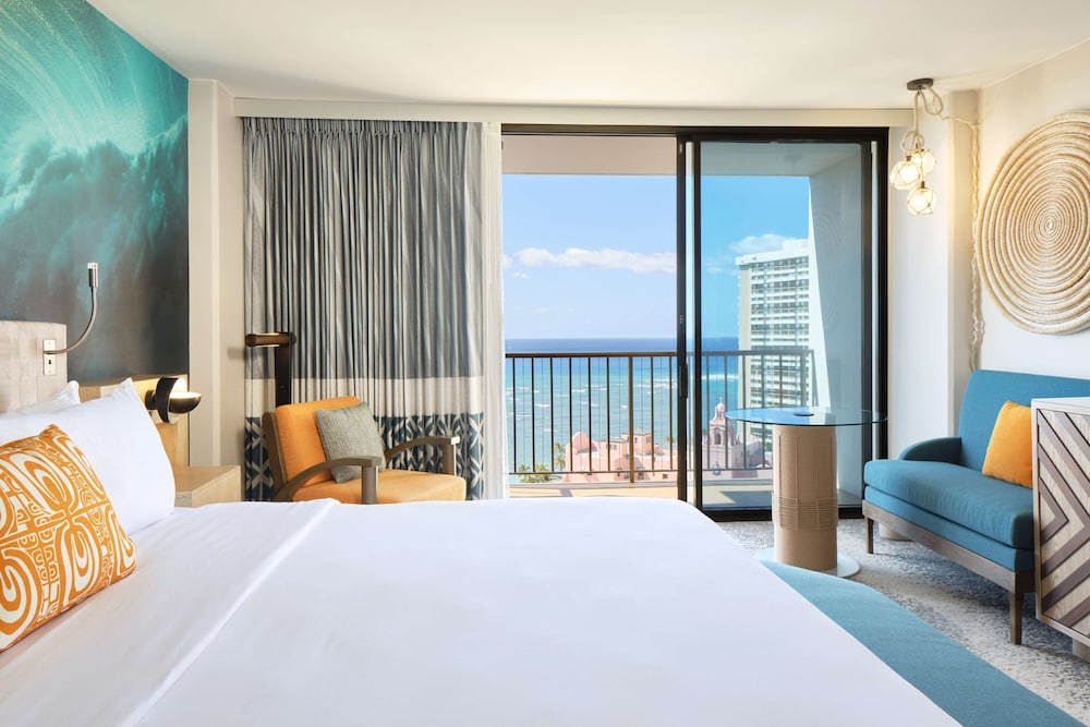 Diamond Head Room, 1 King Bed, Ocean View - Photo 4