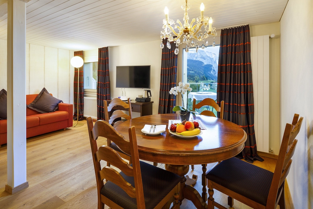 Suite, Balcony, Mountain View (Jungfrau) - Photo 6