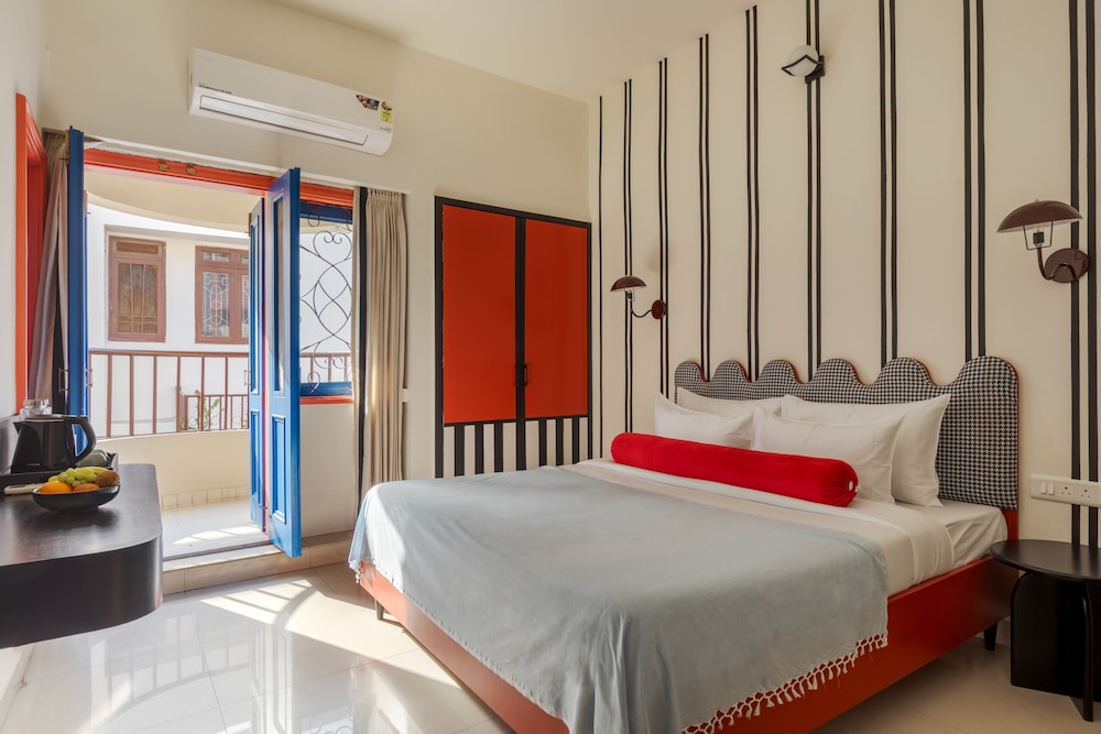Deluxe Double Room, Balcony, City View