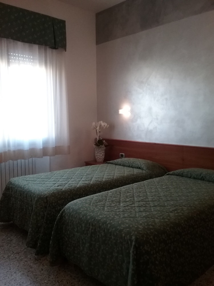 Double or Twin Room photo 1