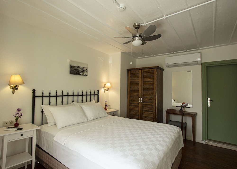 Standard Double Room - Photo 2