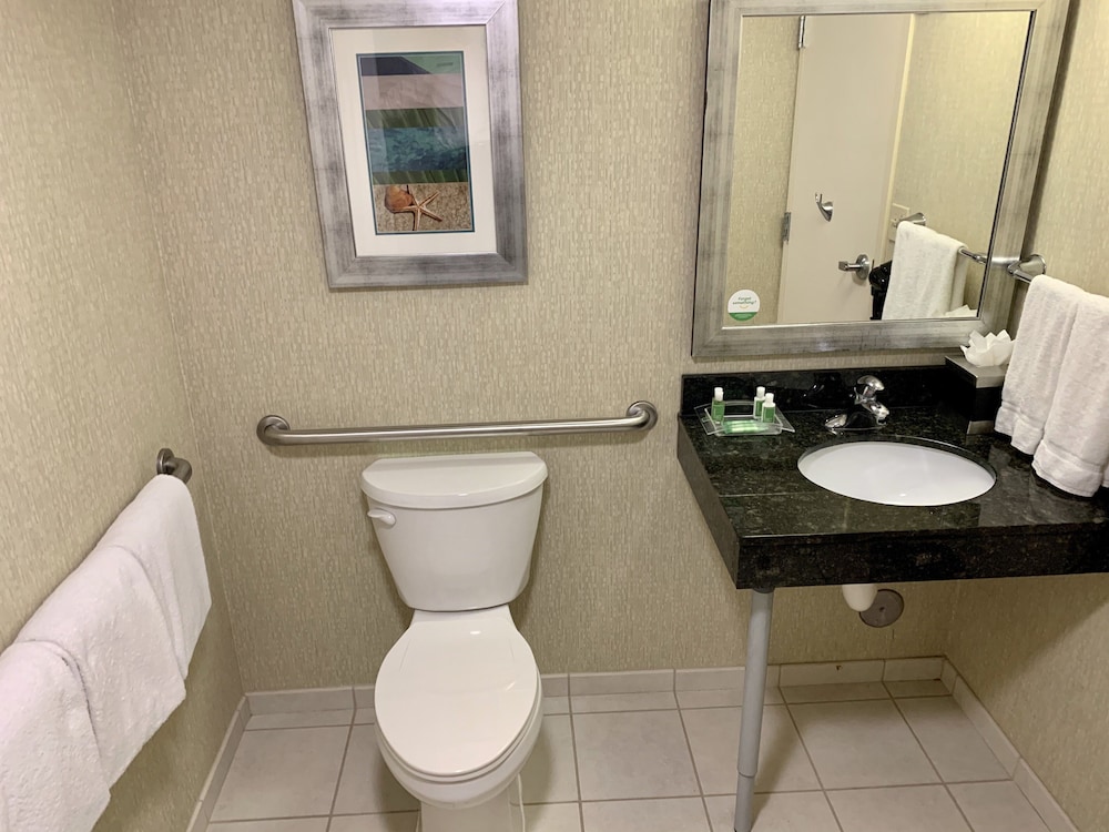 Standard Room, 2 Queen Beds, Accessible (Mobility) - Photo 7