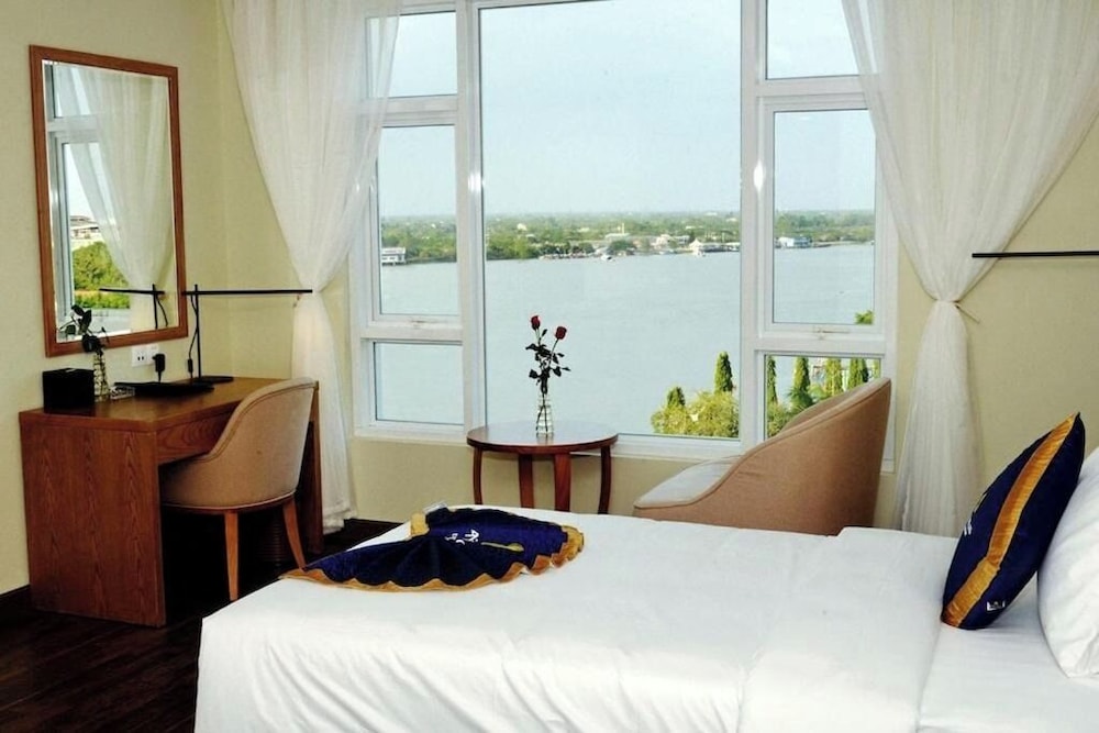 Deluxe Double or Twin Room, River View photo 3