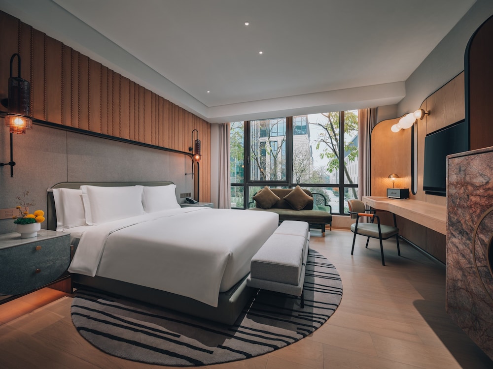 Standard Room, 1 King Bed, Accessible