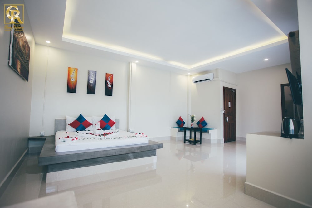 Deluxe Suite, Non Smoking, Pool View photo 1