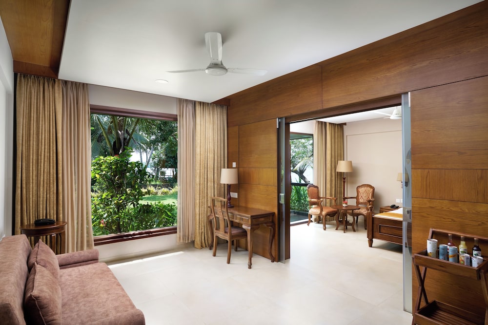 Lake View Suite photo 2