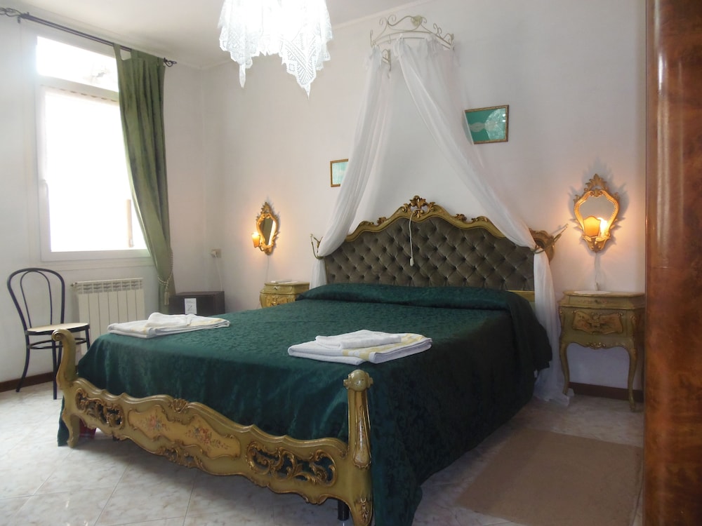 Standard Double Room, Private Bathroom photo 1