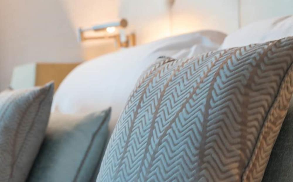 Classic Room, 1 Queen Bed, City View