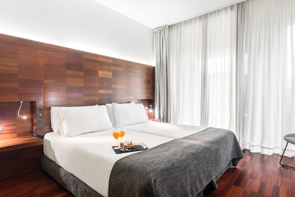 Double Room (Two Beds)