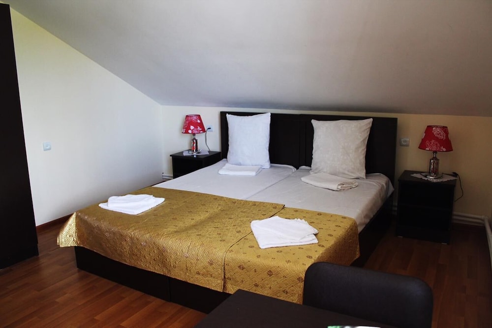 Comfort Suite, 1 Queen Bed photo 3