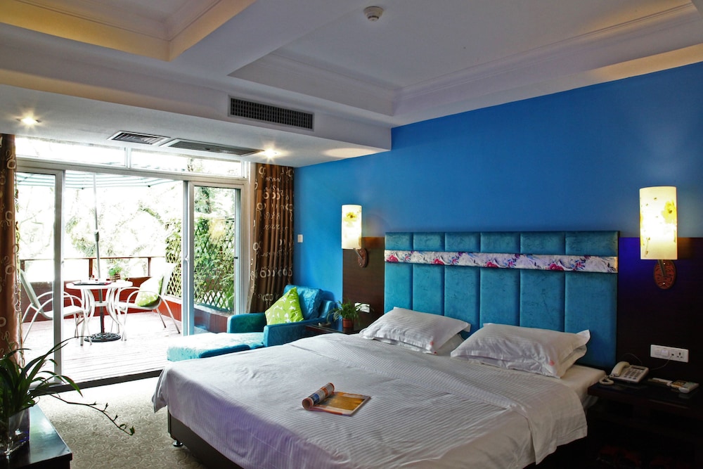 Deluxe Double Room, 1 King Bed, River View