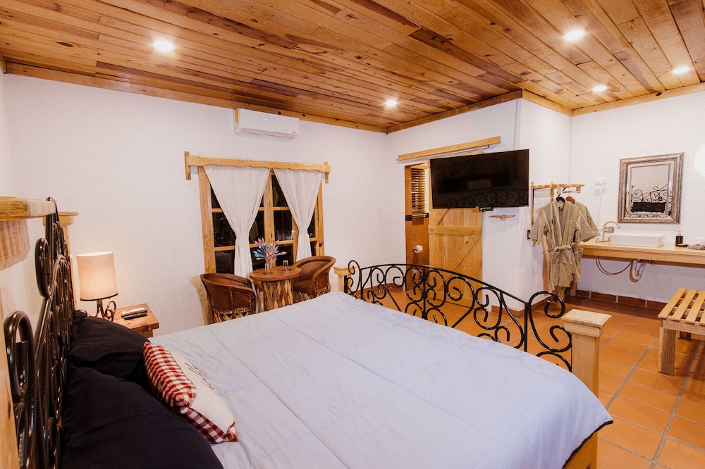 Deluxe Studio Suite photo 3