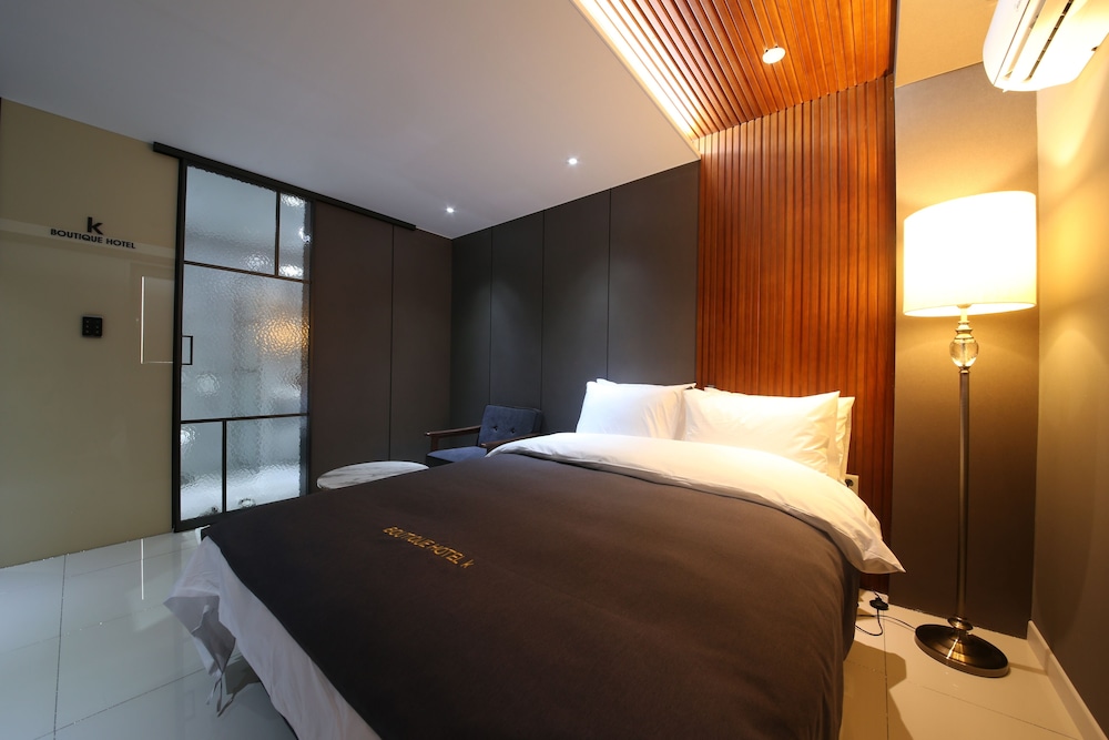 Premier Room (Air purifier, Netflix, Styler) photo 1