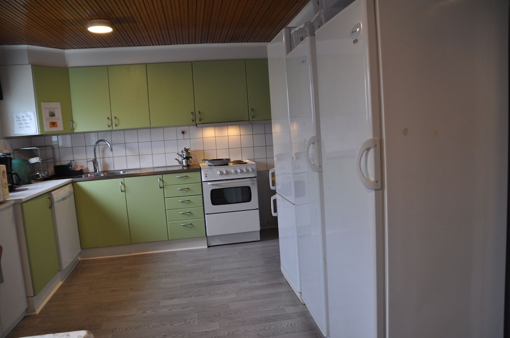 Family Room (Shared Shower) photo 2