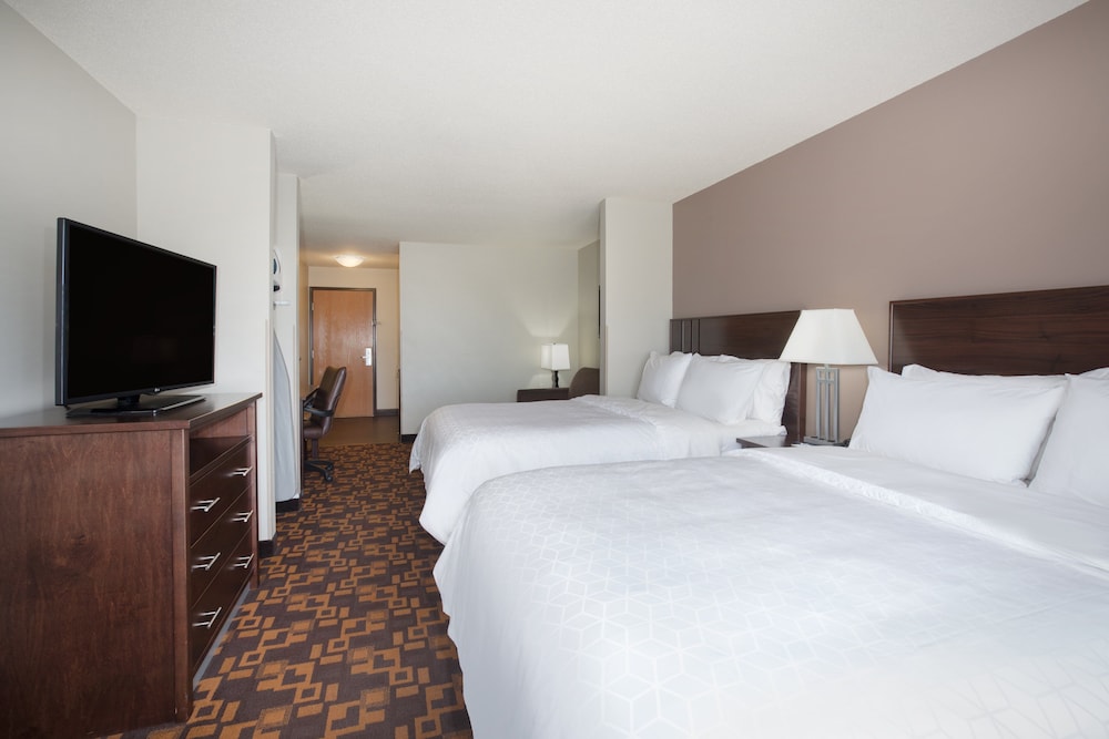 Suite, Multiple Beds - Photo 4