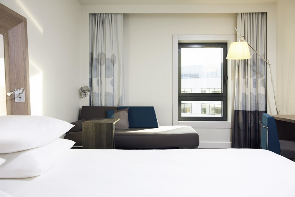 Family Room, Multiple Beds - Photo 2