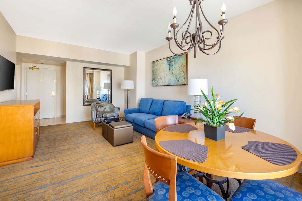 1 BEDROOM 1 KG DLX SUITE HEARING ACC RI SHWR - Photo 5