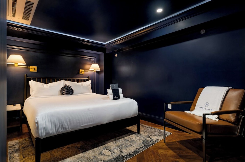 Lofted Queen Suite-Room 10